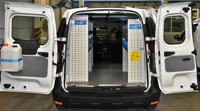 Dokker con ripiani e contenitori in plastica Syncro Prato