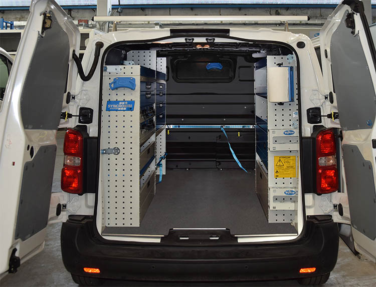 Proace allestito con sistema Syncro Prato