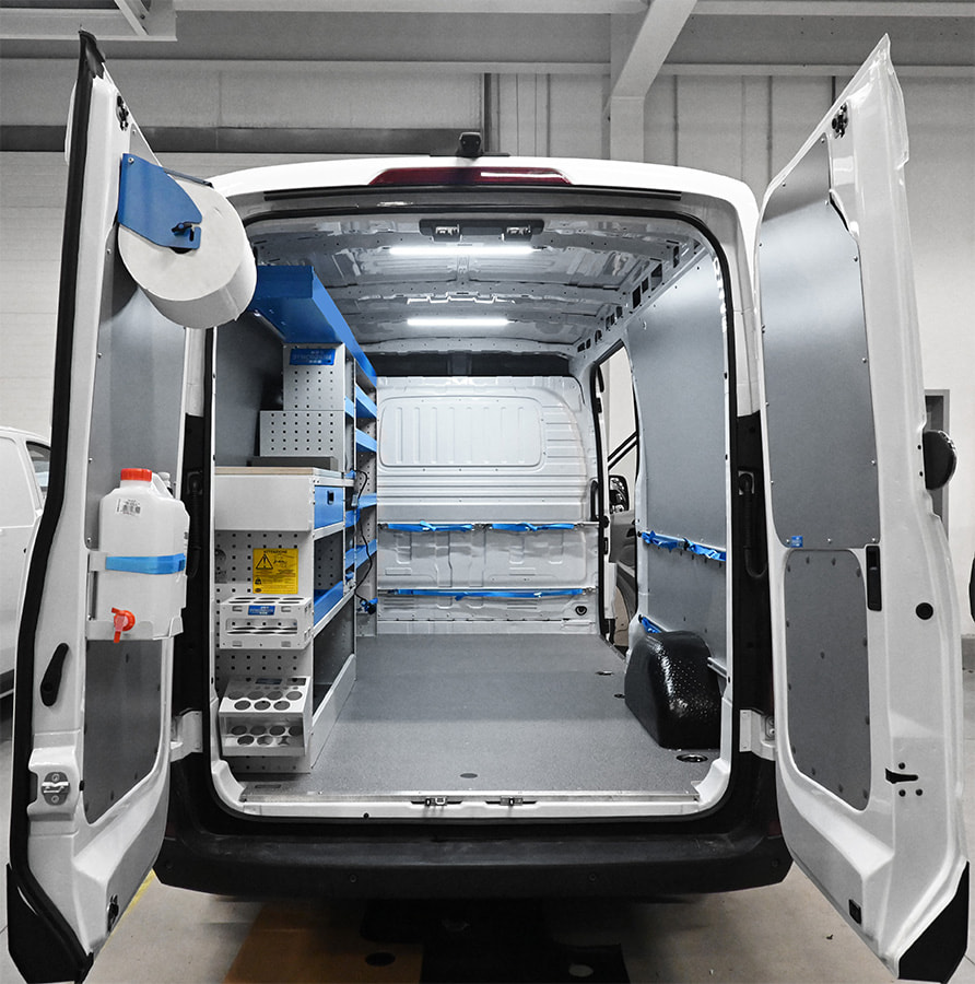 Allestimento completo per Maxus Deliver9 realizzato da Syncro System Prato