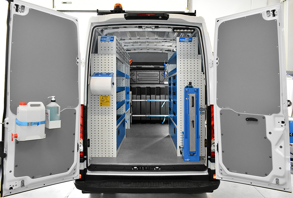 Volkswagen Transporter allestito da Syncro System come officina mobile Prato