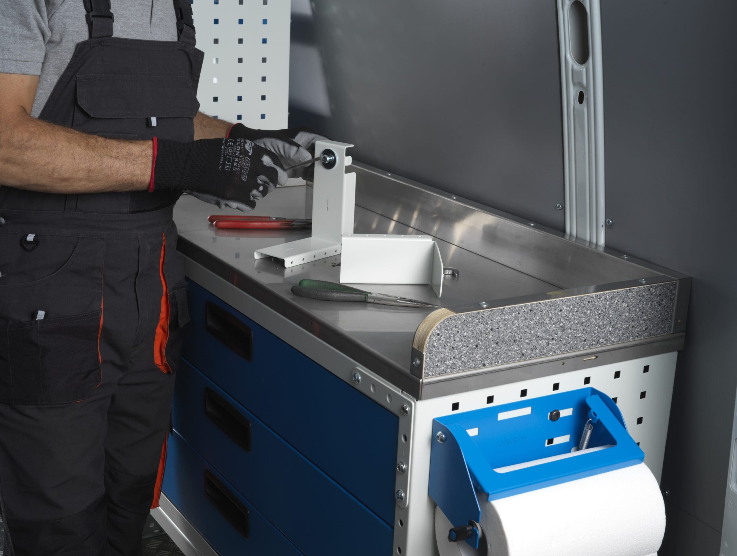banco di lavoro in legno marmato con copertura in acciaio inox Syncro Prato