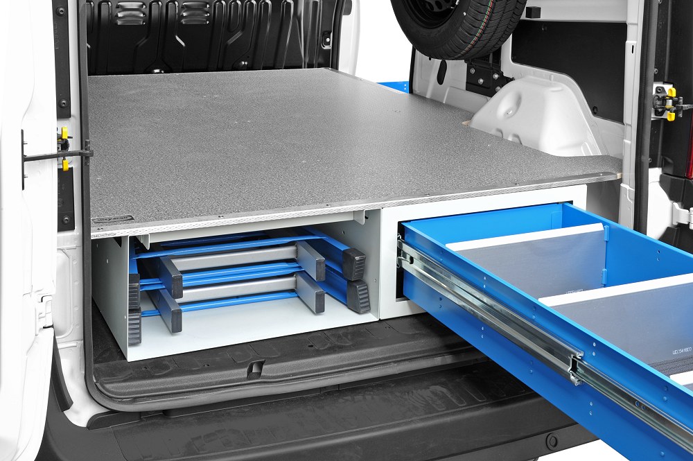 Soluzioni sottopavimento con una combinazione di cassetti e ripiani Syncro System Prato