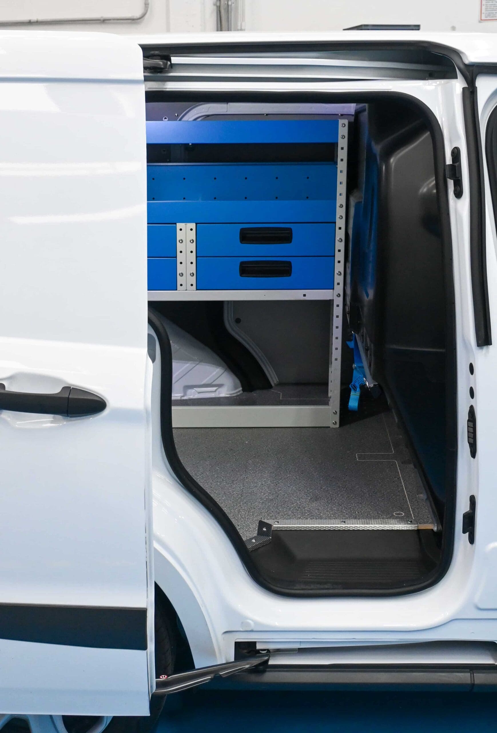Courier con cassetti Syncro Prato